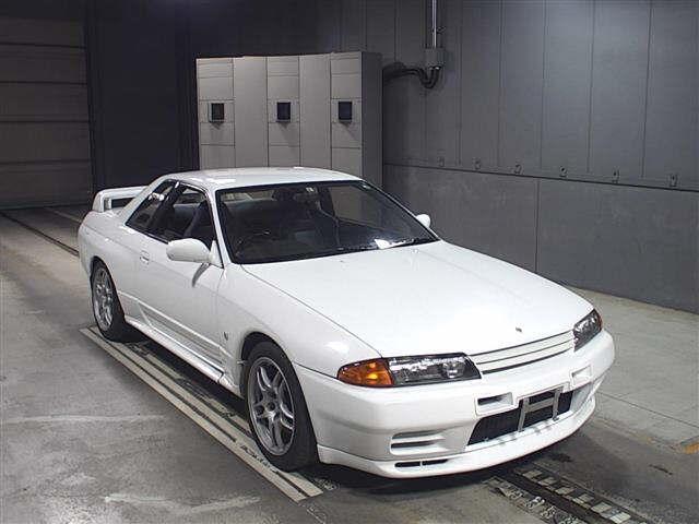 NISSAN SKYLINE
