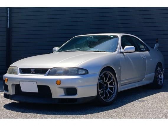 NISSAN SKYLINE