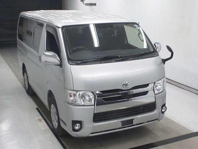 TOYOTA HIACE VAN