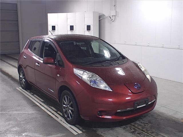 NISSAN LEAF