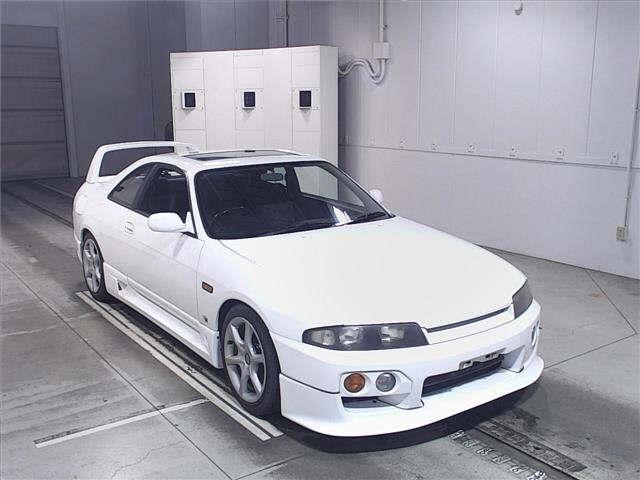 NISSAN SKYLINE