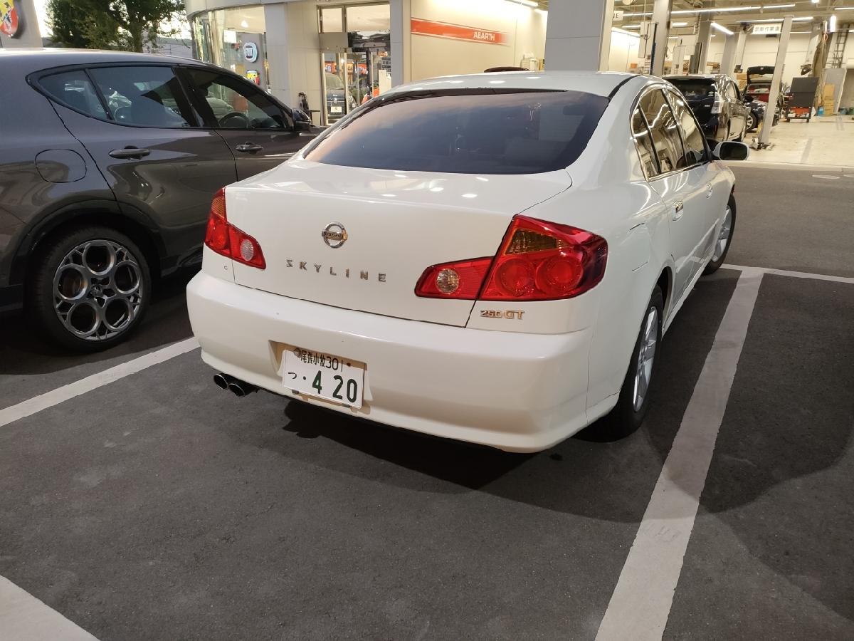 NISSAN SKYLINE