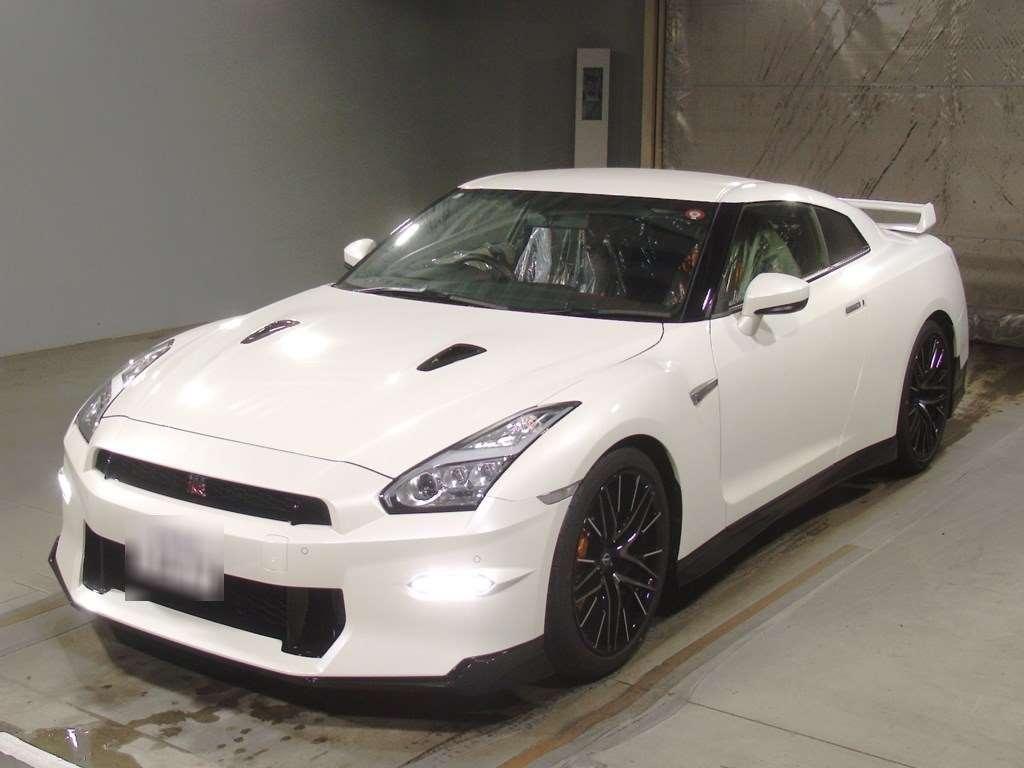 NISSAN GT-R