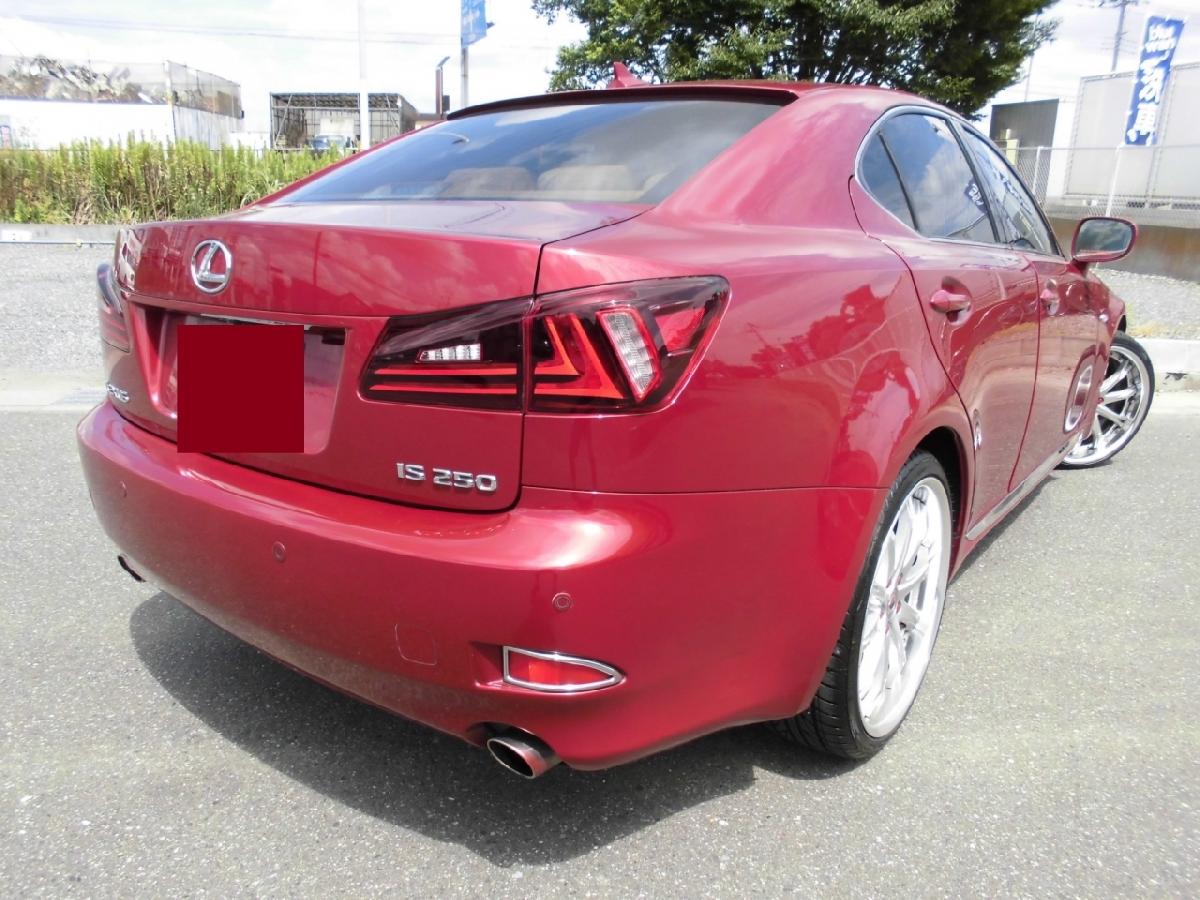 LEXUS IS