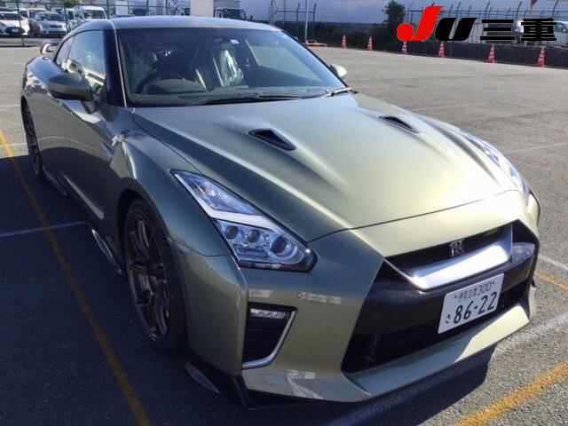 NISSAN GT-R
