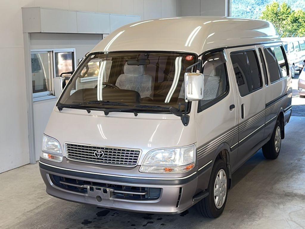 TOYOTA HIACE WAGON
