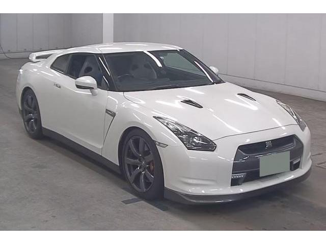 NISSAN GT-R