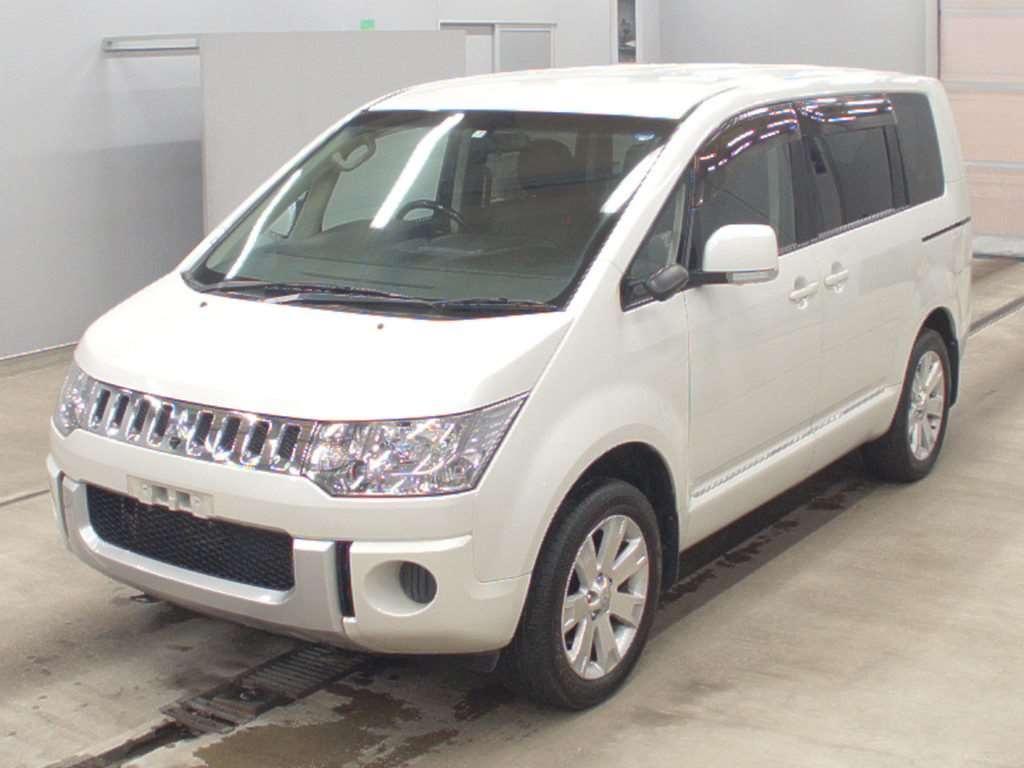 MITSUBISHI DELICA D:5