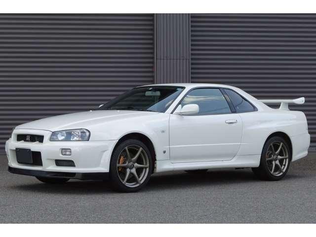 NISSAN SKYLINE