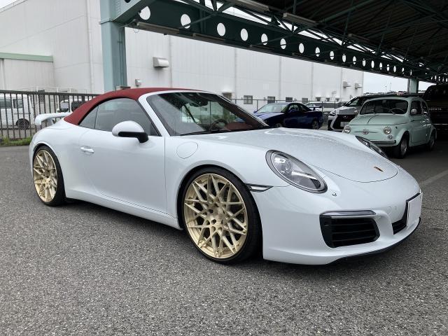 PORSCHE 911