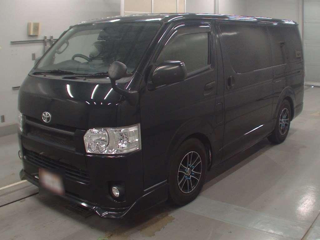 TOYOTA HIACE VAN