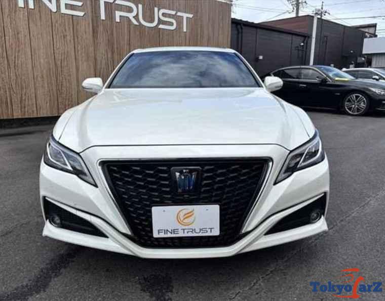 Toyota Crown Hybrid Azsh20